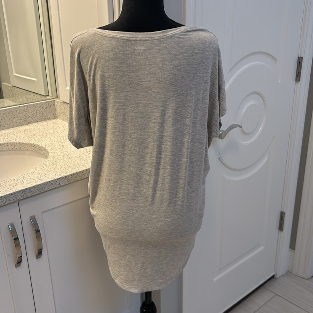 Express relaxed tee. Super soft deep v neck tee. Size small - Picture 3 of 7